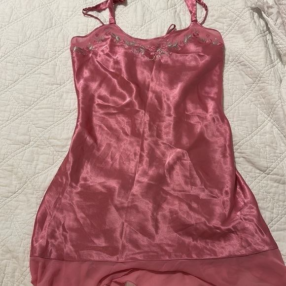 Vintage Pink enchanting slip with rose detail - Picture 3 of 3